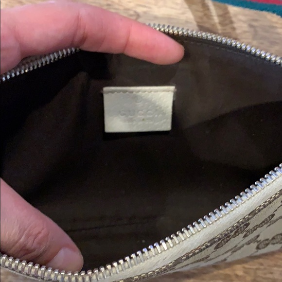 Vintage Gucci wristlet 😍 - Picture 3 of 7